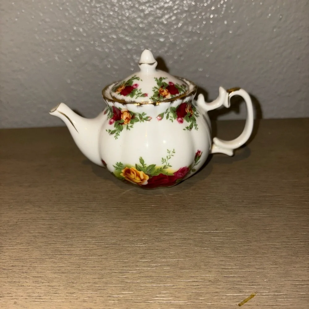 Beautiful Tiny Teapot Trinket